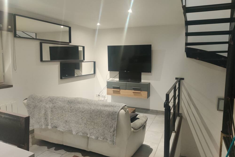 Photo of Livingroom in Saint-Mathieu