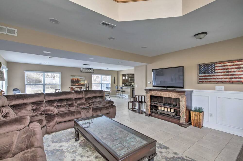 Photo of Livingroom in St. Charles