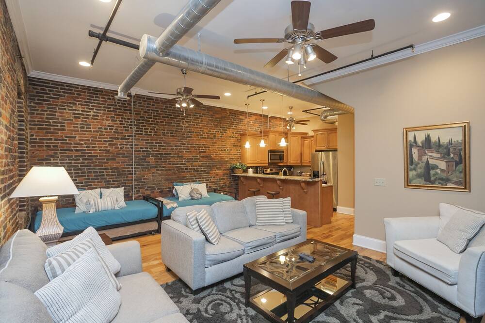 Photo of Livingroom in Downtown Nashville
