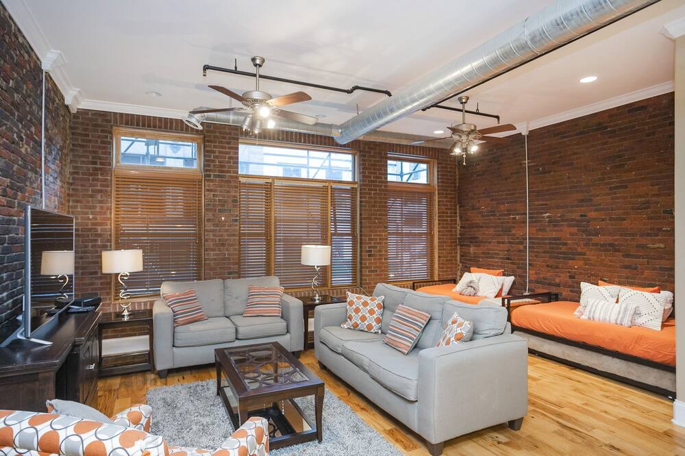 Photo of Livingroom in Downtown Nashville