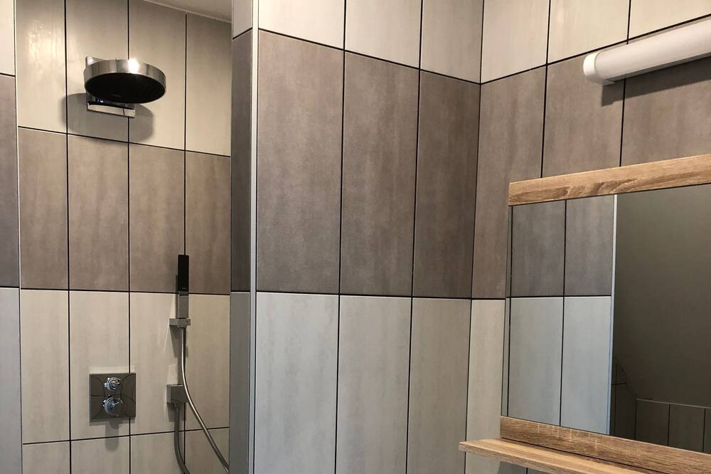 Photo of Bathroom in Saint-Leonard