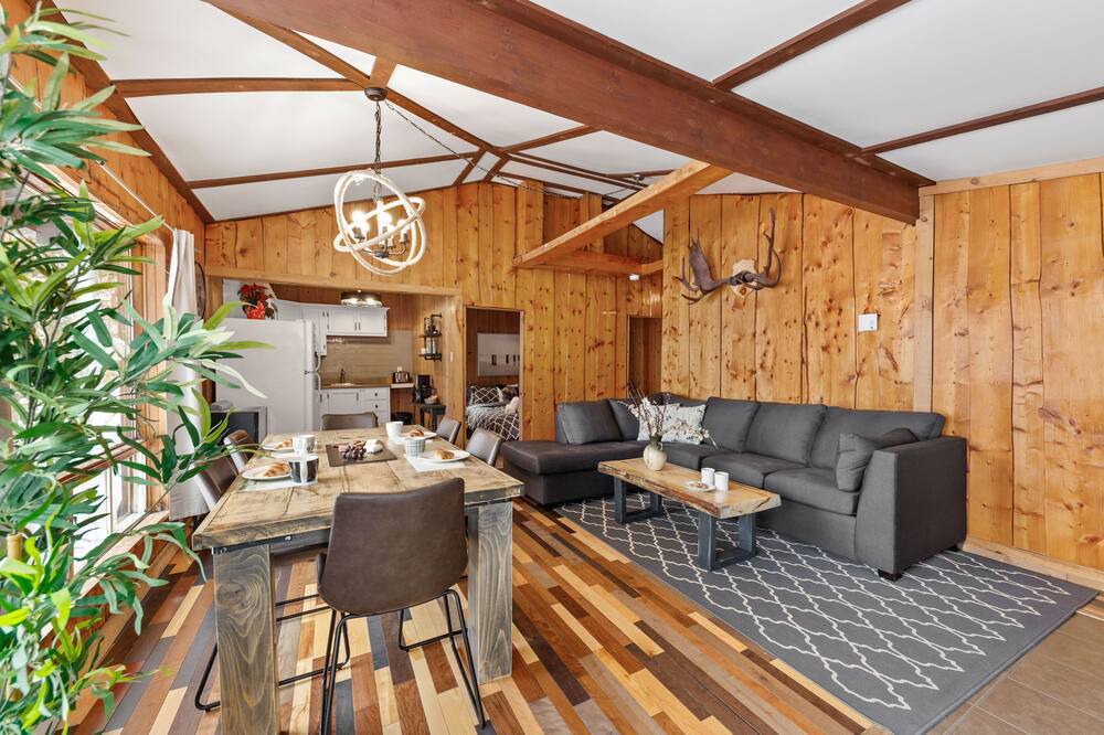 Photo of Livingroom in Sainte-Lucie-des-Laurentides