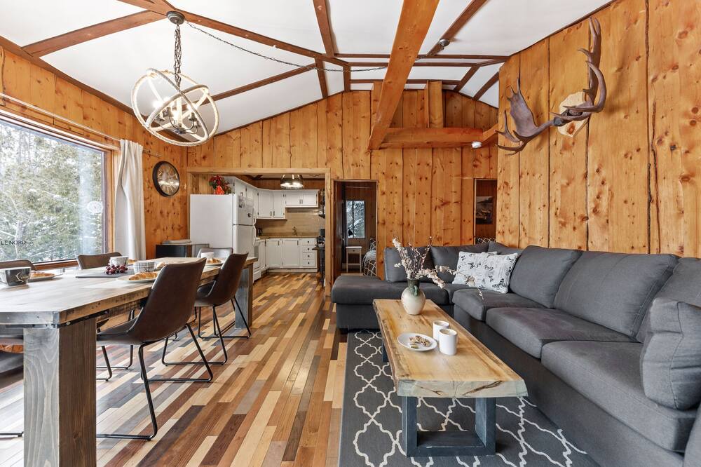 Photo of Livingroom in Sainte-Lucie-des-Laurentides