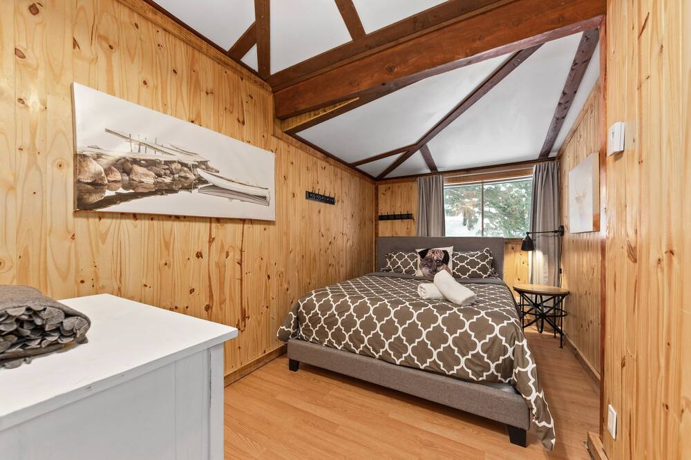 Photo of Bedroom in Sainte-Lucie-des-Laurentides