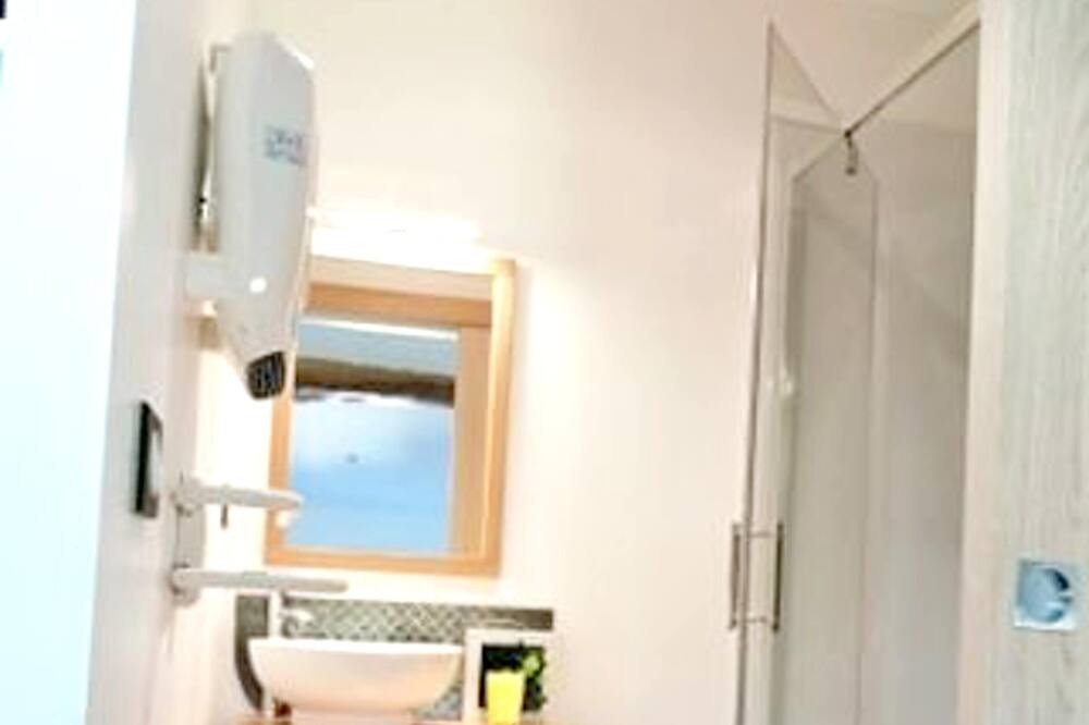 Photo of Bathroom in Saint-Jory