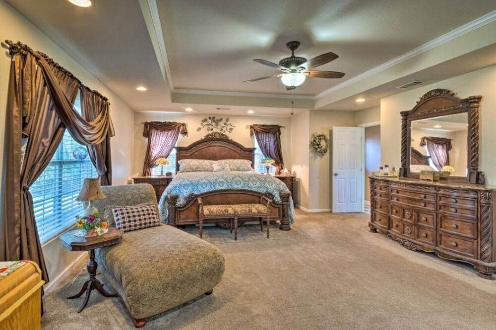Photo of Bedroom in Cedar Creek