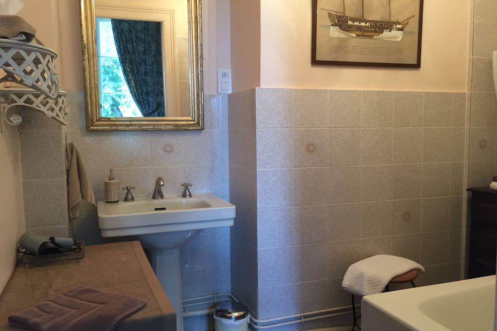 Photo of Bathroom in Lussault-sur-Loire