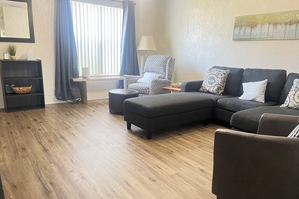 Photo of Livingroom in Poplar Bluff