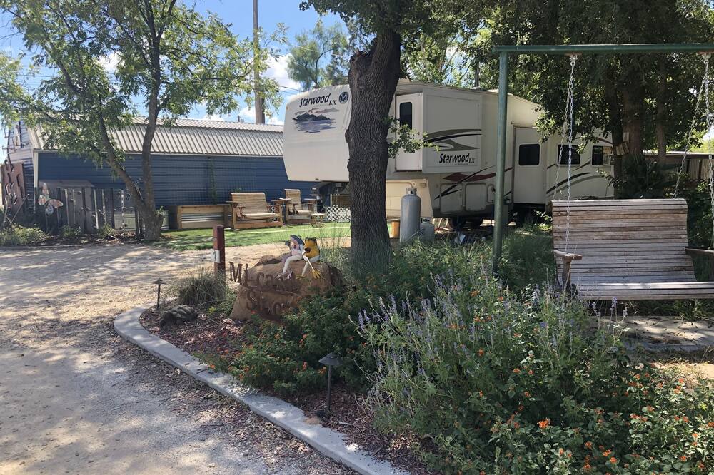 Photo of Outdoor in Clyde