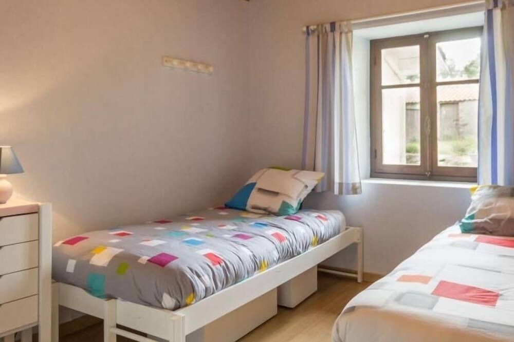 Photo of Bedroom in Aigrefeuille-sur-Maine