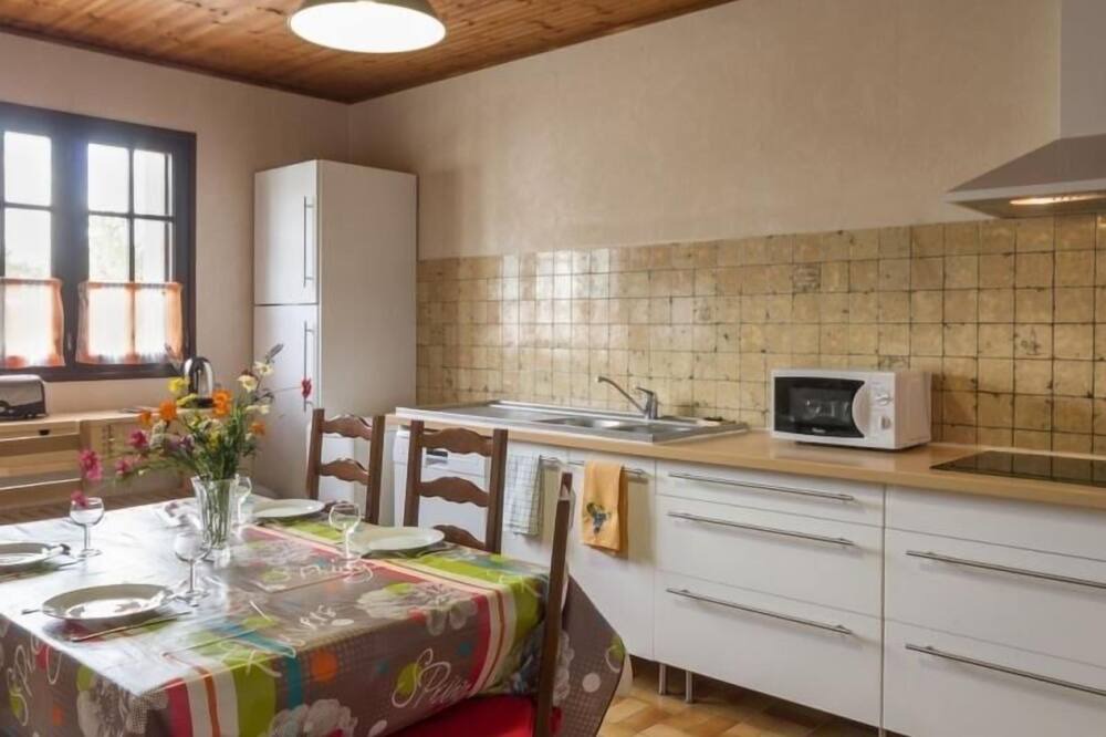 Photo of Kitchen in Aigrefeuille-sur-Maine