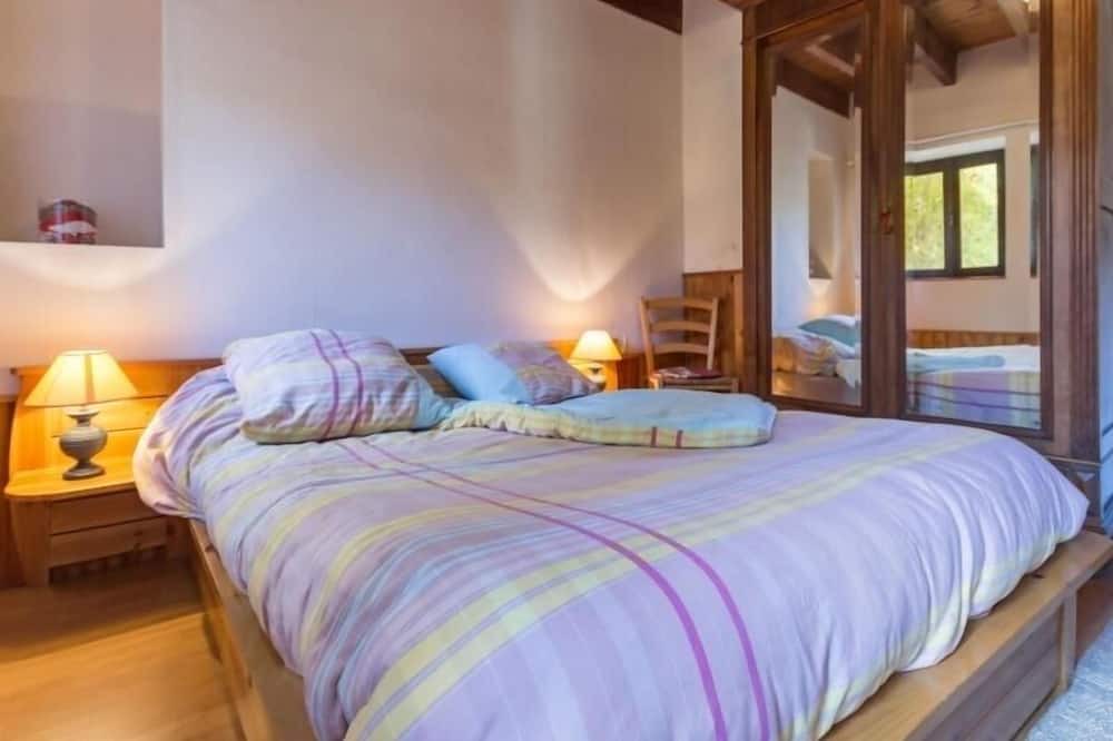 Photo of Bedroom in Aigrefeuille-sur-Maine