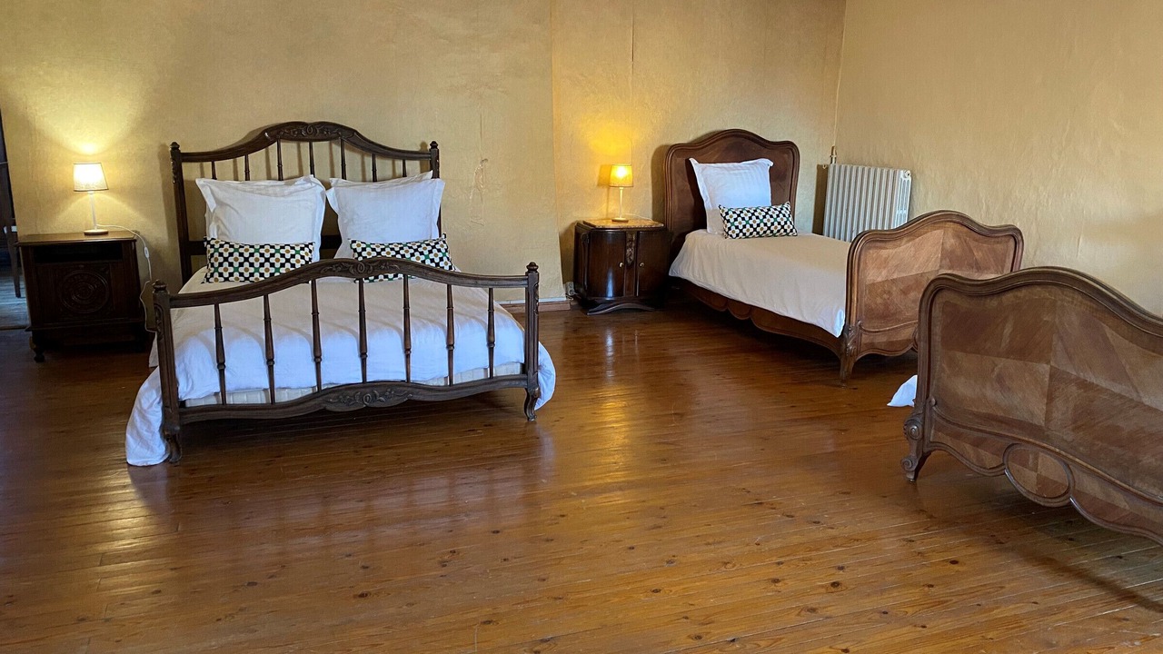 Photo of Others in Ruffigne