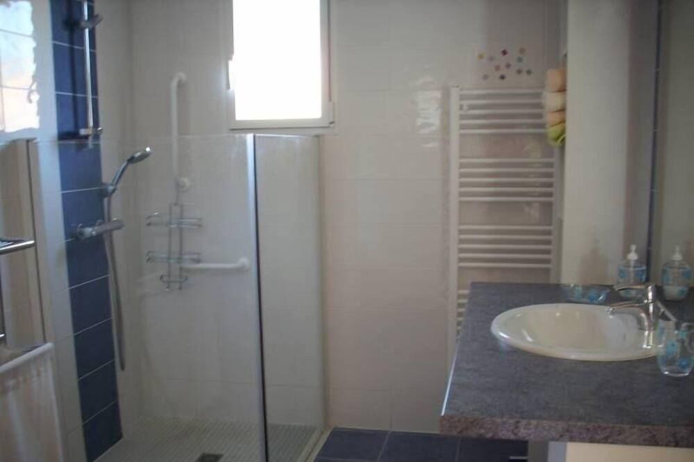 Photo of Bathroom in Arthon-en-Retz