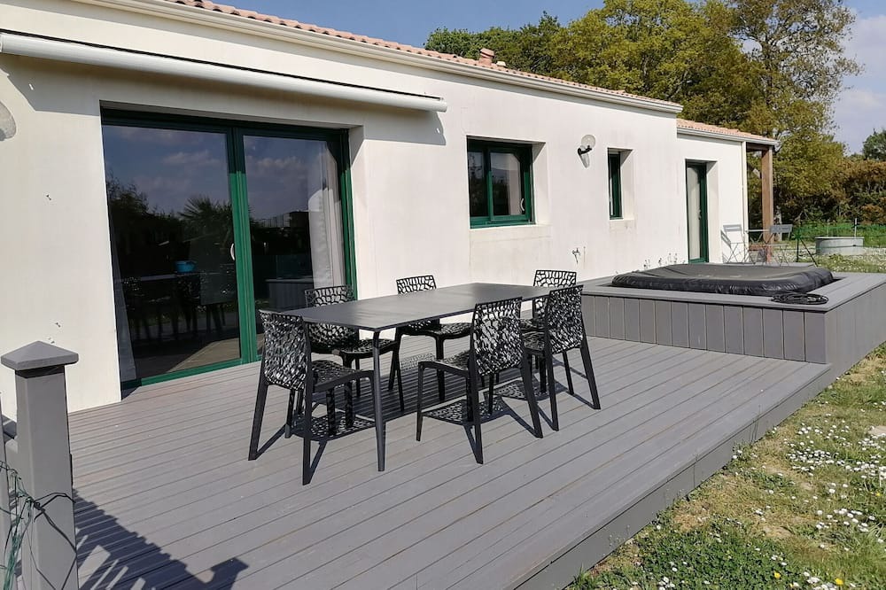 Photo of Patio Balcony in Chauve