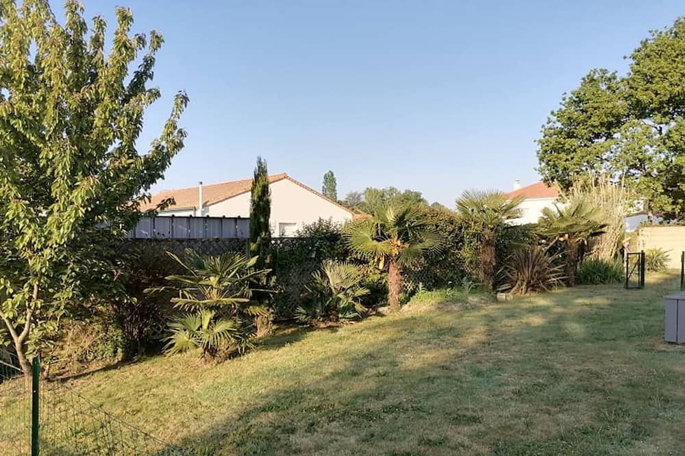 Photo of Outdoor in Chauve