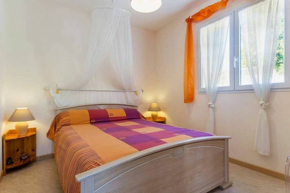 Photo of Bedroom in Saint-Michel-Chef-Chef