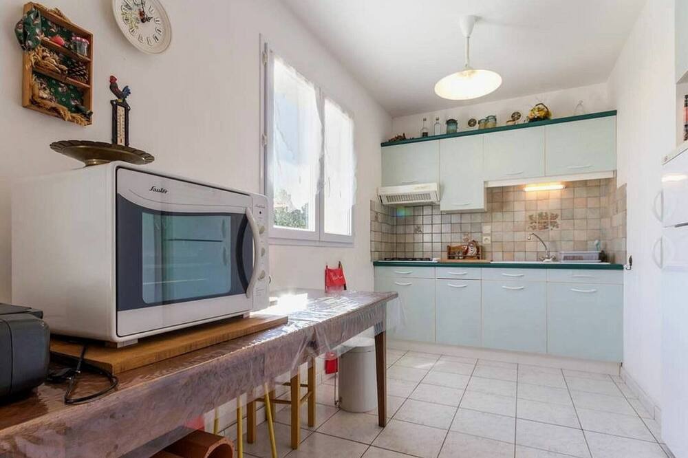 Photo of Kitchen in Saint-Michel-Chef-Chef