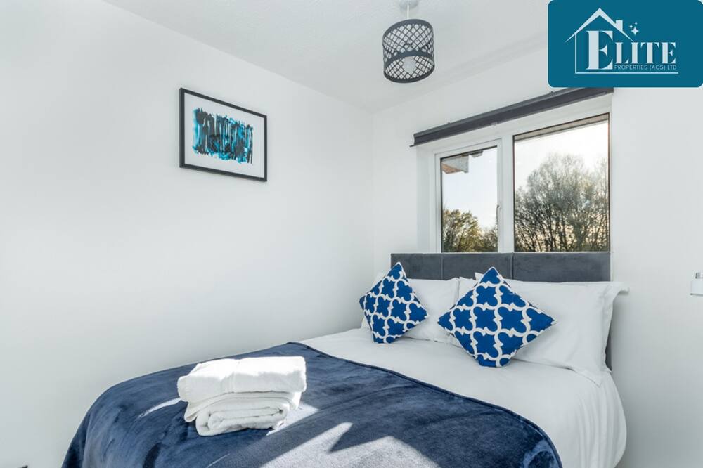 Photo of Bedroom in Whitnash