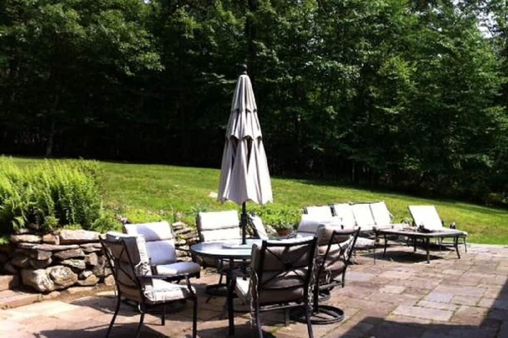 Photo of Patio Balcony in Katonah