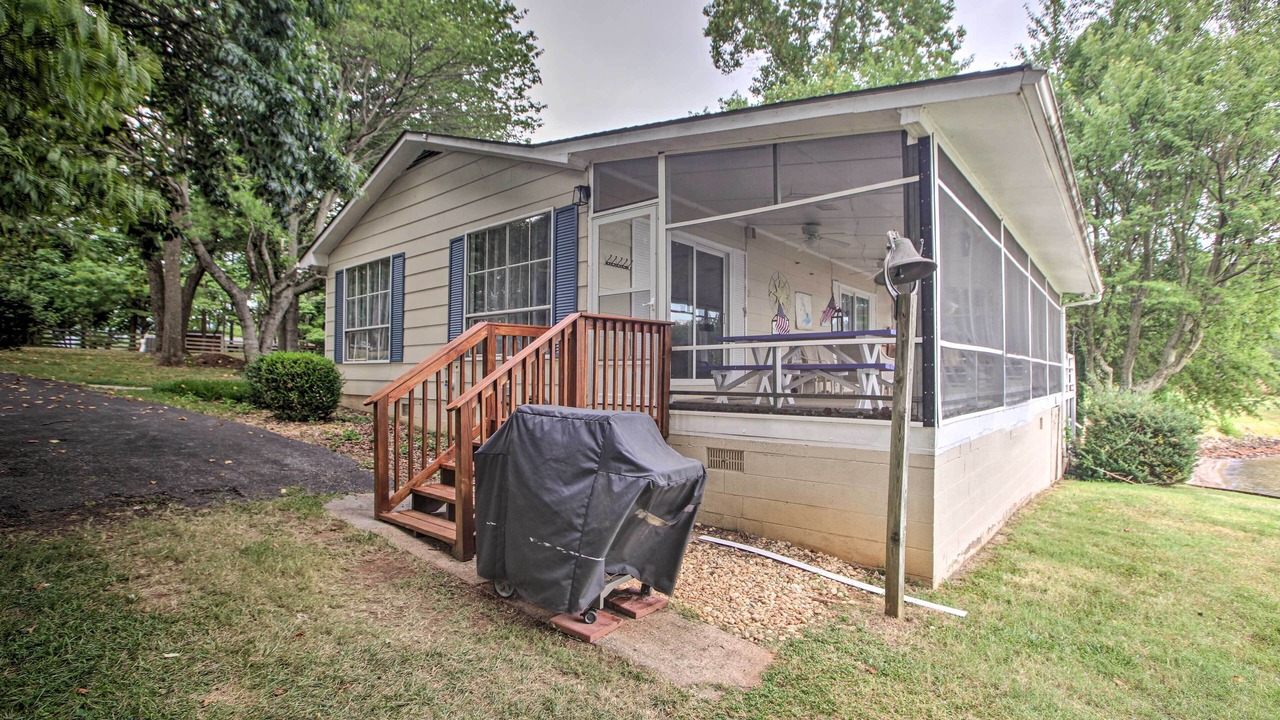 Photo of Outdoor in Smith Mountain Lake