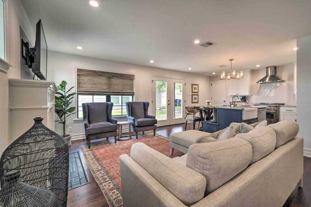Photo of Bedroom in College Hills Estates