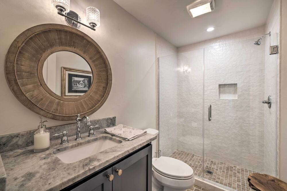 Photo of Bathroom in College Hills Estates