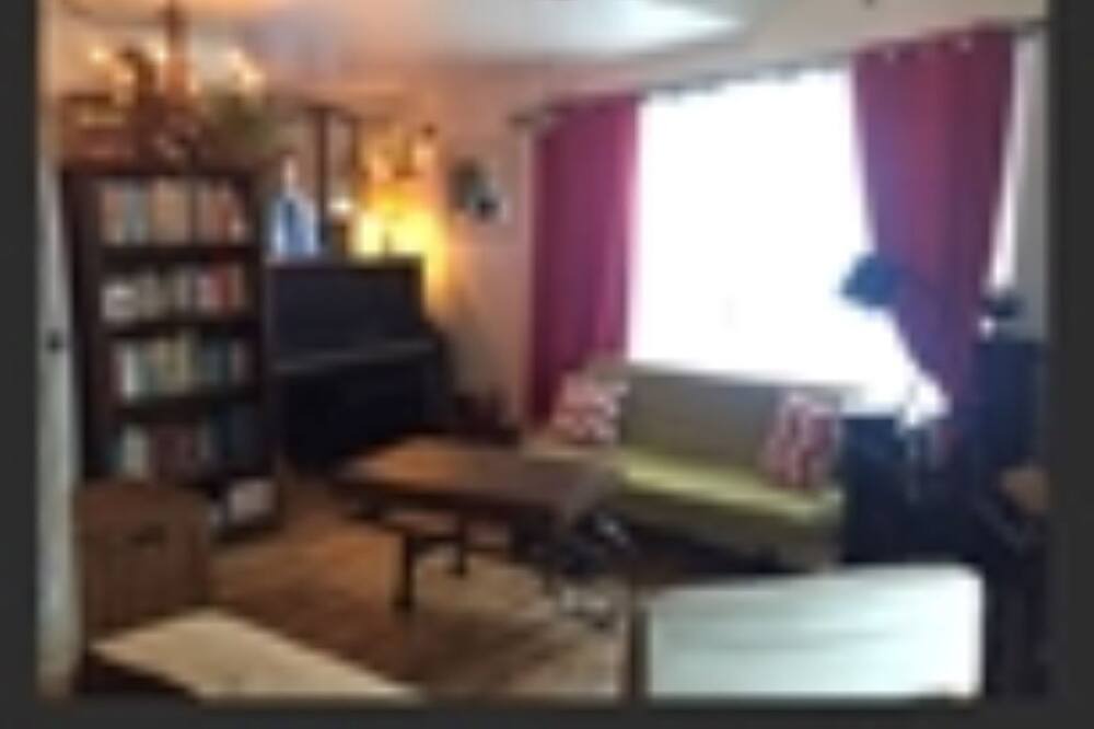 Photo of Livingroom in Mille-Isles