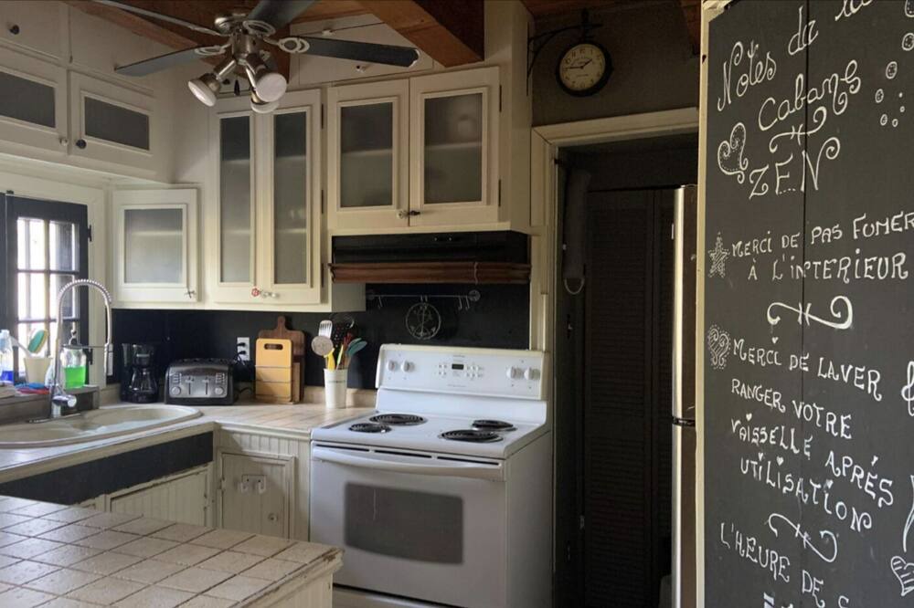 Photo of Kitchen in Mille-Isles