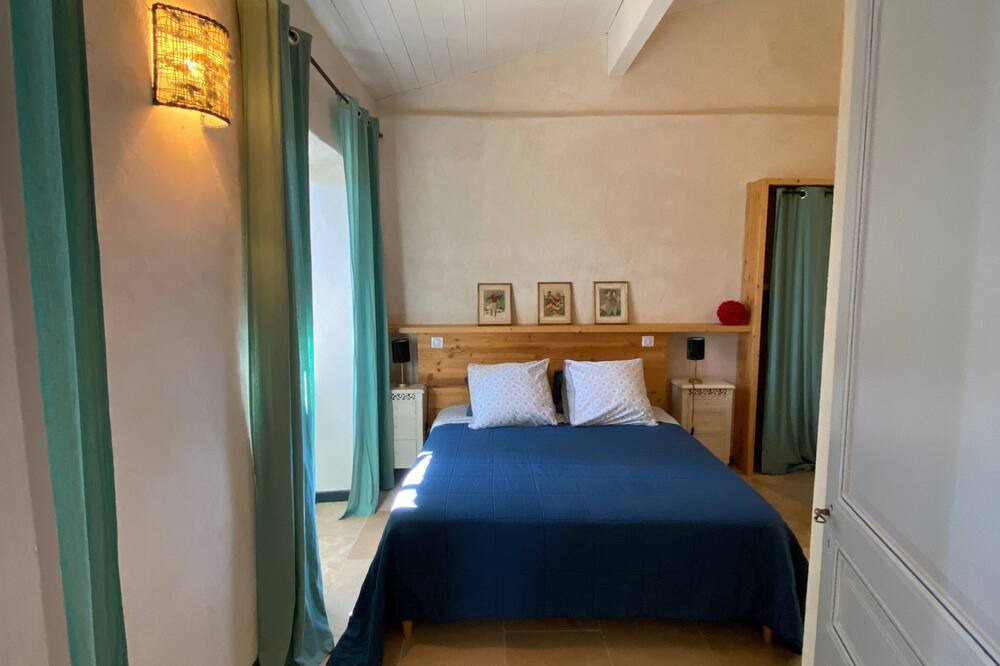 Photo of Bedroom in Sauveterre-la-Lemance