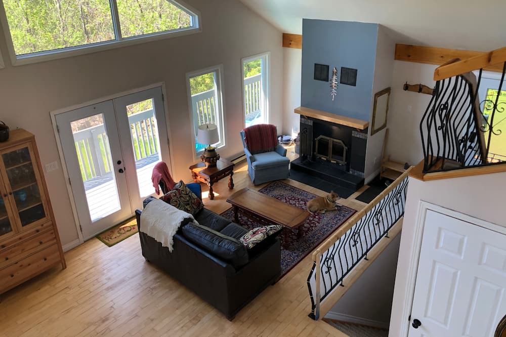 Photo of Livingroom in Calabogie