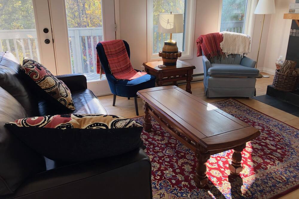 Photo of Livingroom in Calabogie
