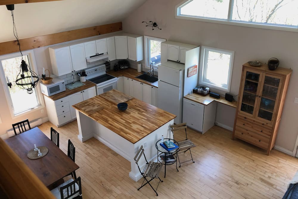 Photo of Kitchen in Calabogie
