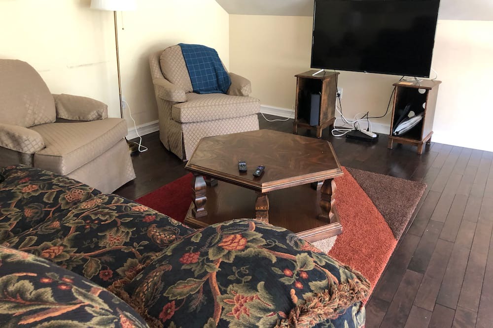 Photo of Livingroom in Calabogie