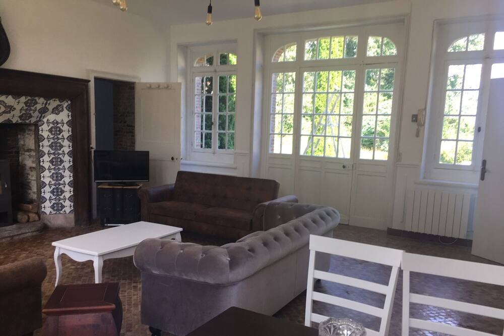 Photo of Livingroom in Cerisy-la-Foret