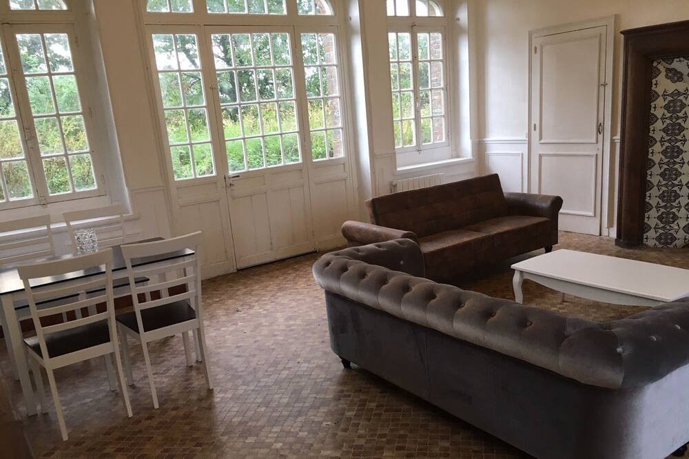 Photo of Livingroom in Cerisy-la-Foret