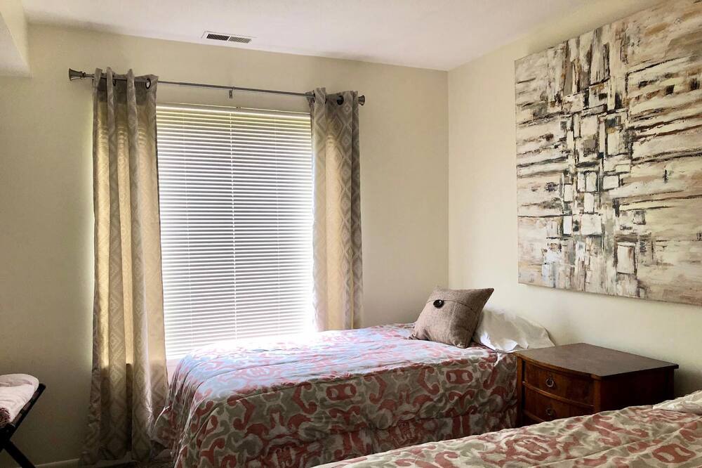Photo of Bedroom in Bay City
