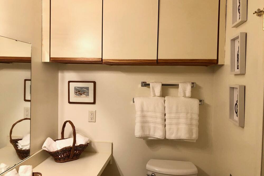 Photo of Bedroom in Bay City