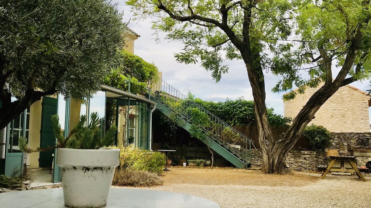 Photo of Outdoor in Tavel