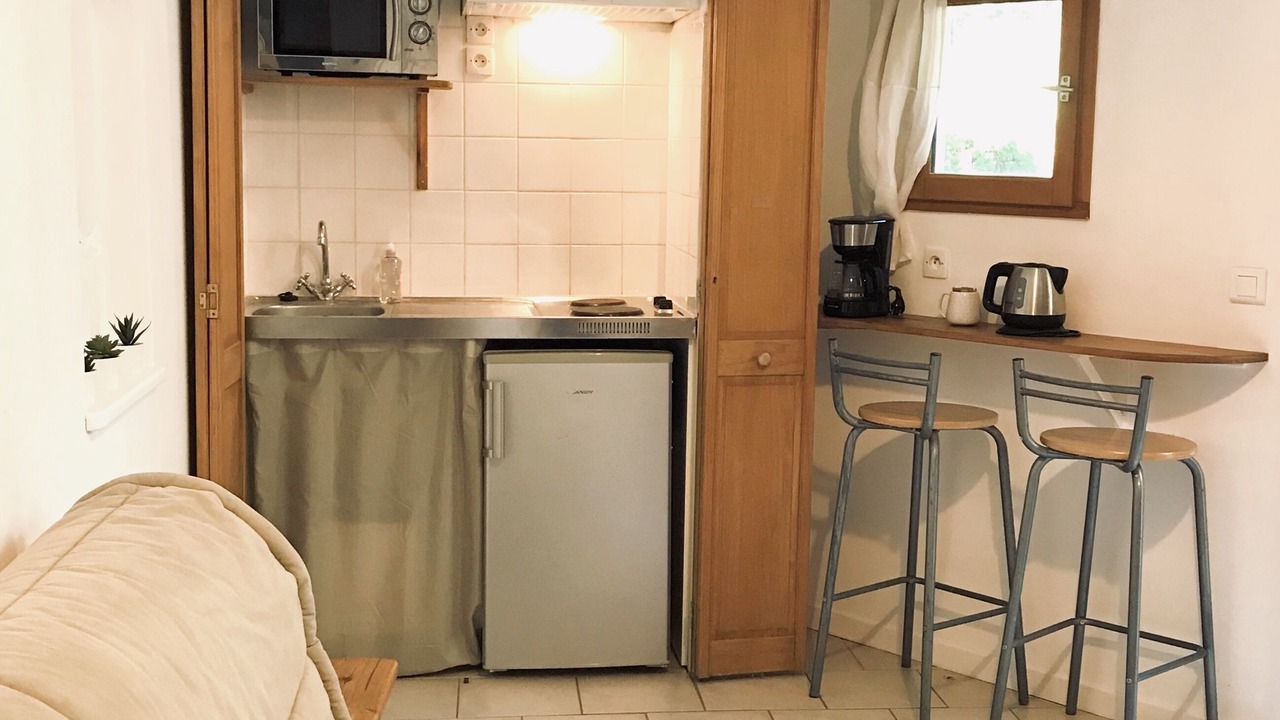 Photo of Others in Tavel