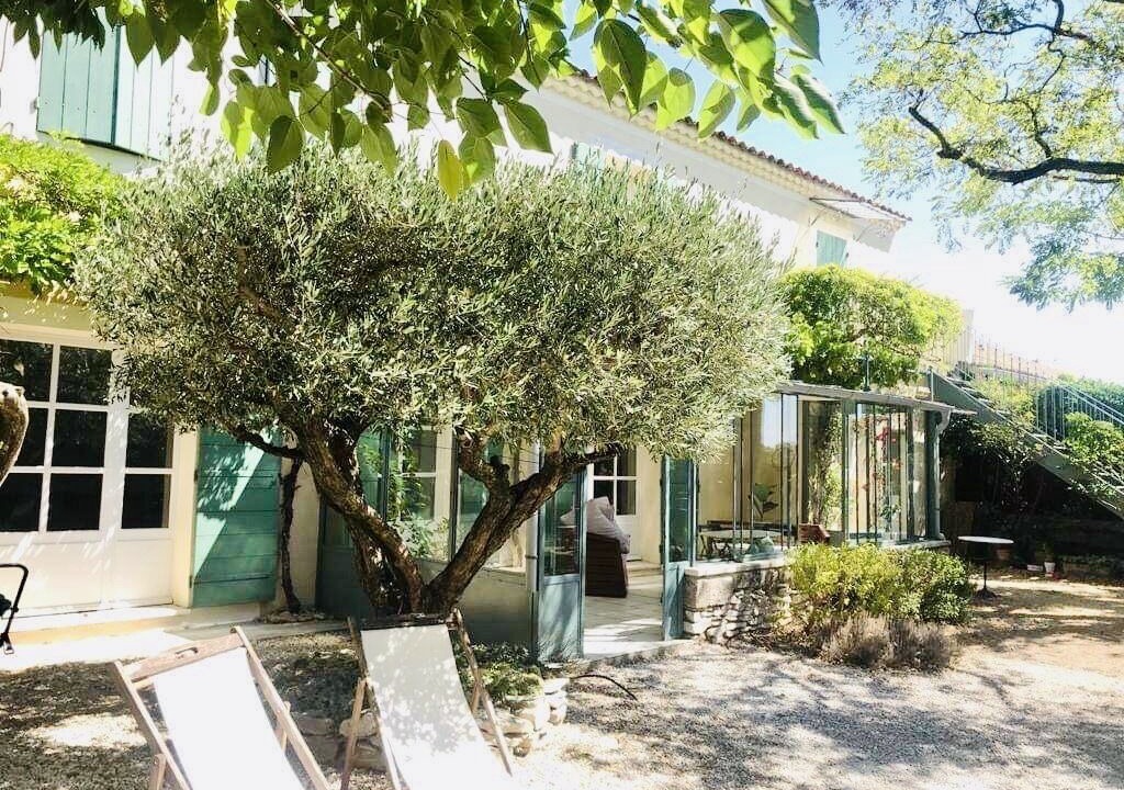 Photo of Outdoor in Tavel