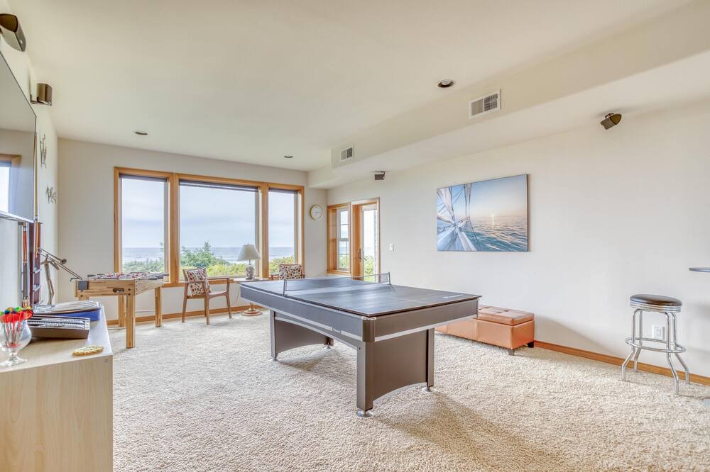 Photo of Bedroom in Neskowin