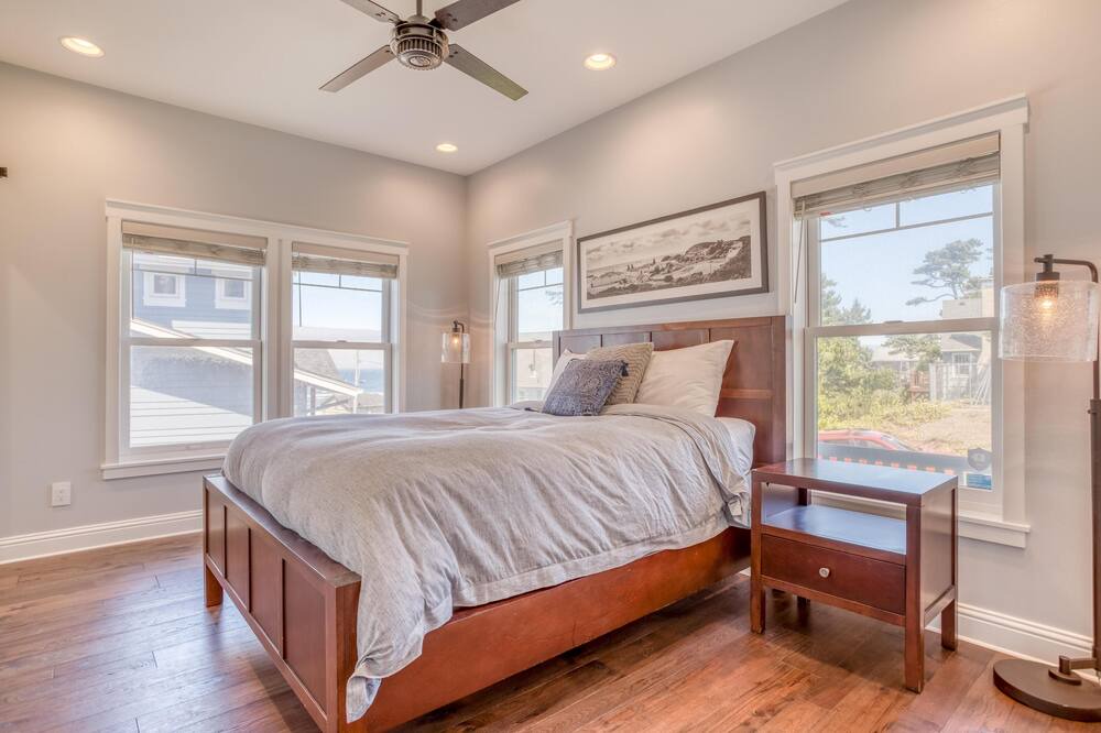 Photo of Bedroom in Nelscott