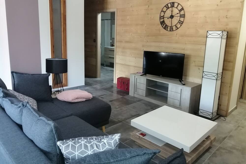 Photo of Livingroom in Saint-Point-Lac