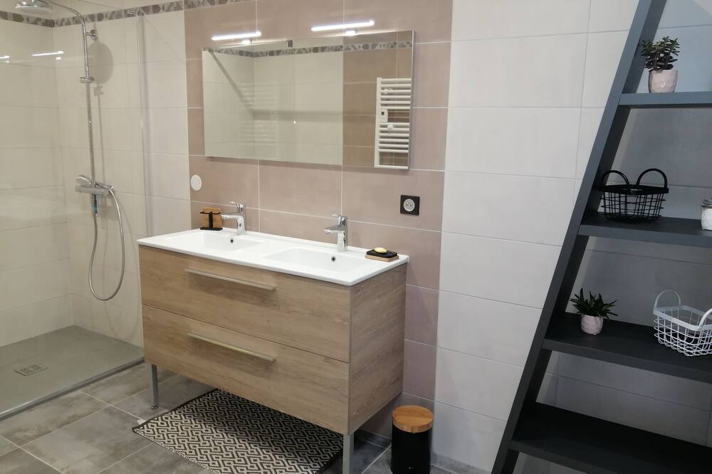 Photo of Bathroom in Saint-Point-Lac