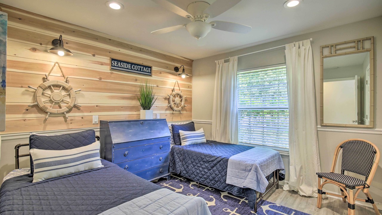 Photo of Others in Bloomingdale