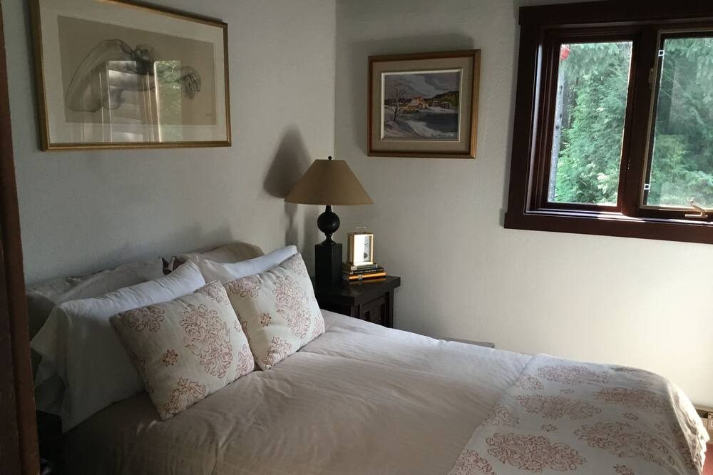 Photo of Bedroom in Morin Heights