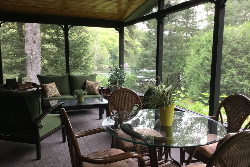 Photo of Patio Balcony in Morin Heights