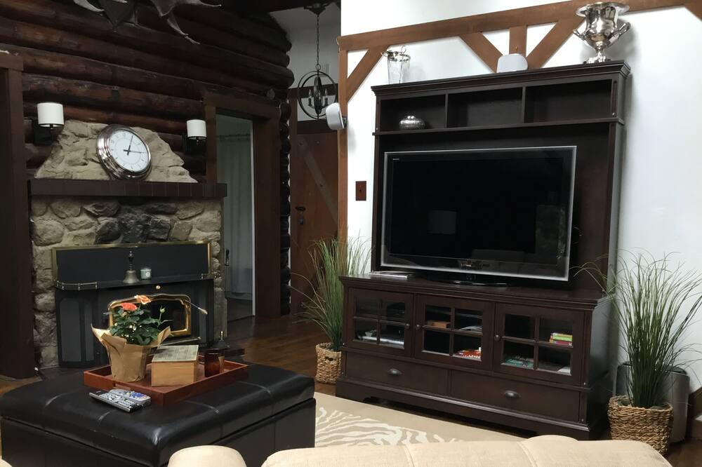 Photo of Livingroom in Morin Heights