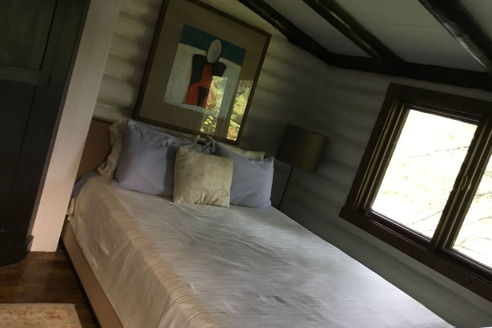 Photo of Bedroom in Morin Heights
